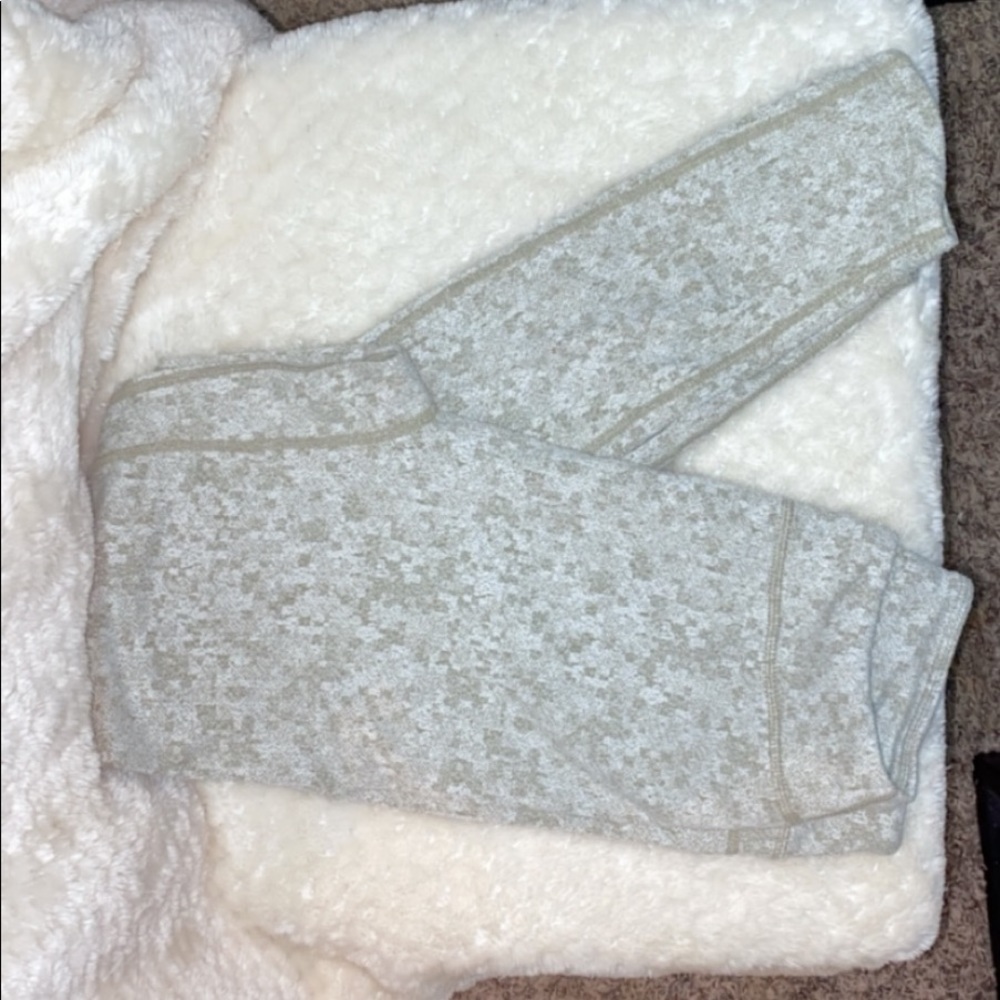 Gymshark Fleur texture leggings in khaki marl